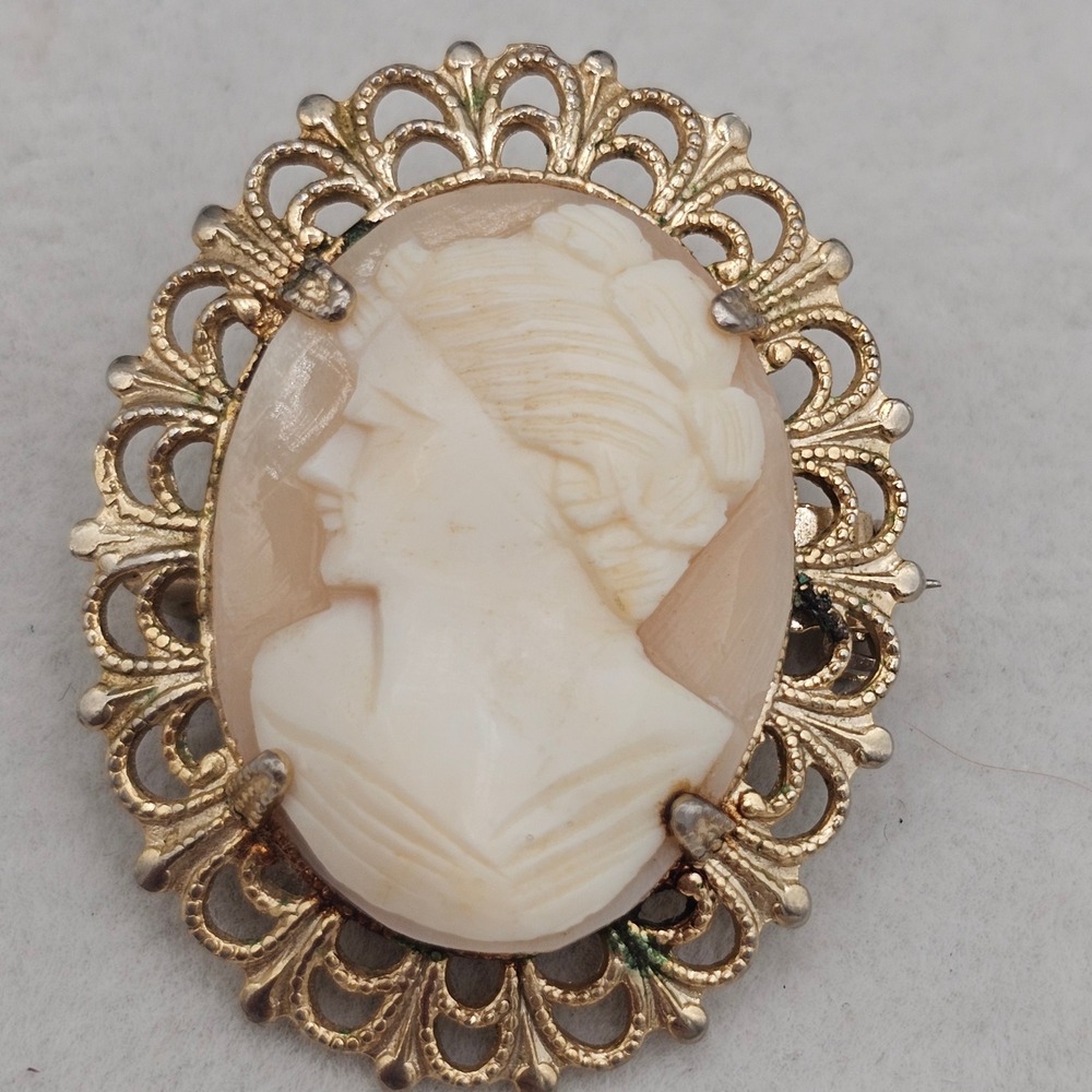 Vintage Gold Tone Filigree Cameo Brooch Pin Lady Profile Oval Filigree Border
